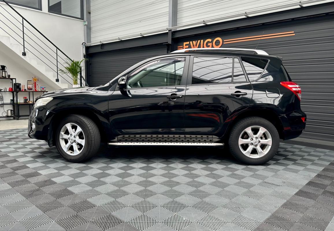Toyota RAV4 - 2.2 D4D 150 LOUNGE 4X2