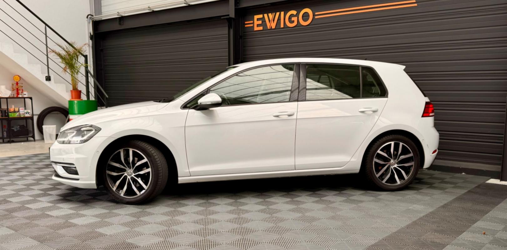 Volkswagen Golf - 1.6 TDI 115 CONFORTLINE ACC/CAMERA DISTRI OK