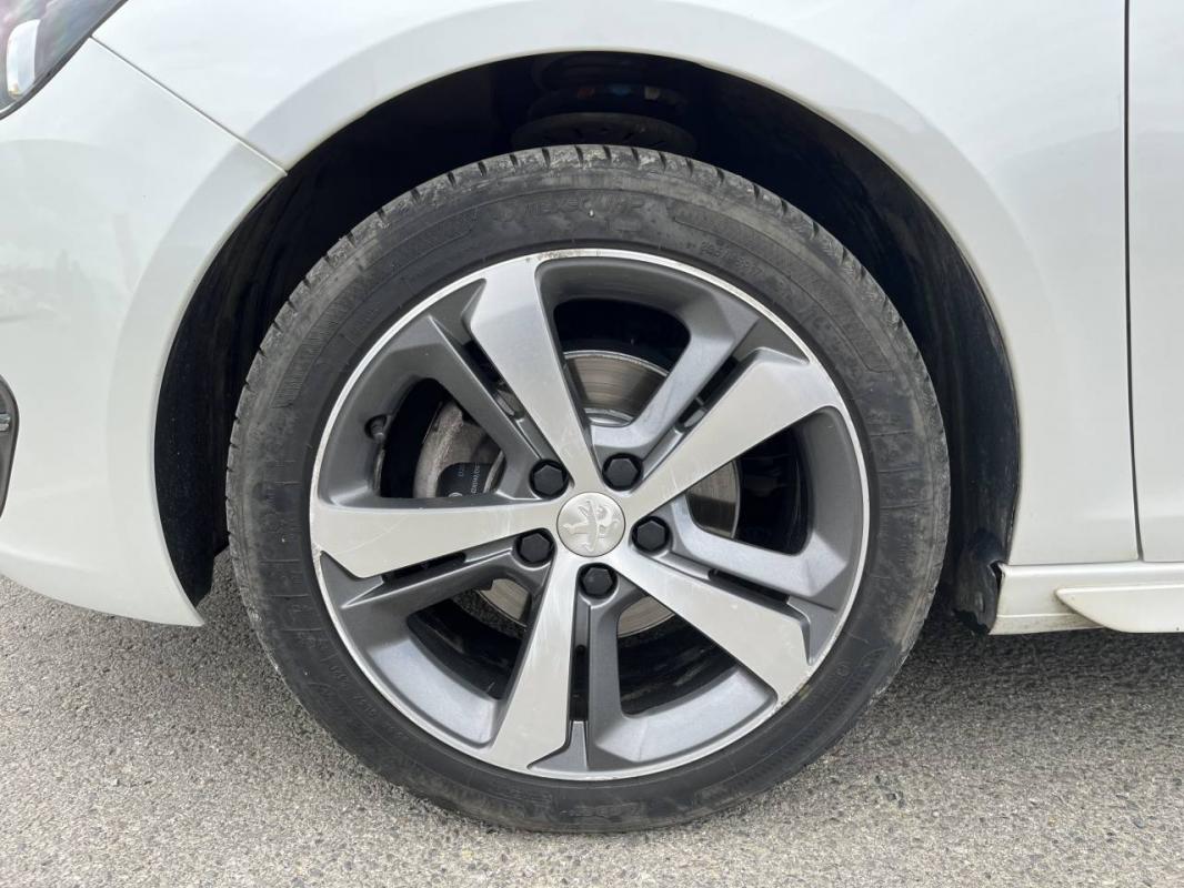Peugeot 308 - II 1.2 PureTech 130 S&amp;S GT Line