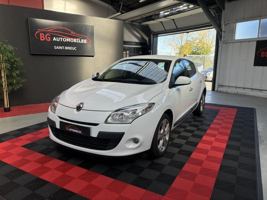 Renault Mégane - 1.5 dCi 110 CH DYNAMIQUE - GARANTIE 6 MOIS